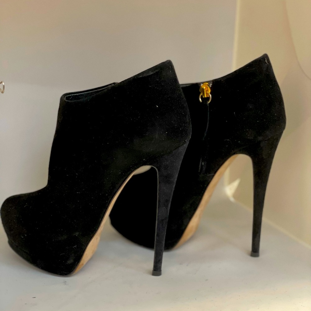Giuseppe Zanotti - Picture 2 of 8